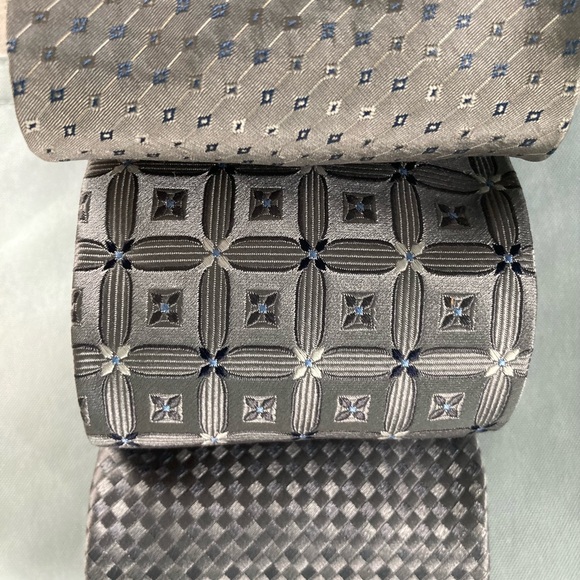 Tie set - Picture 1 of 1